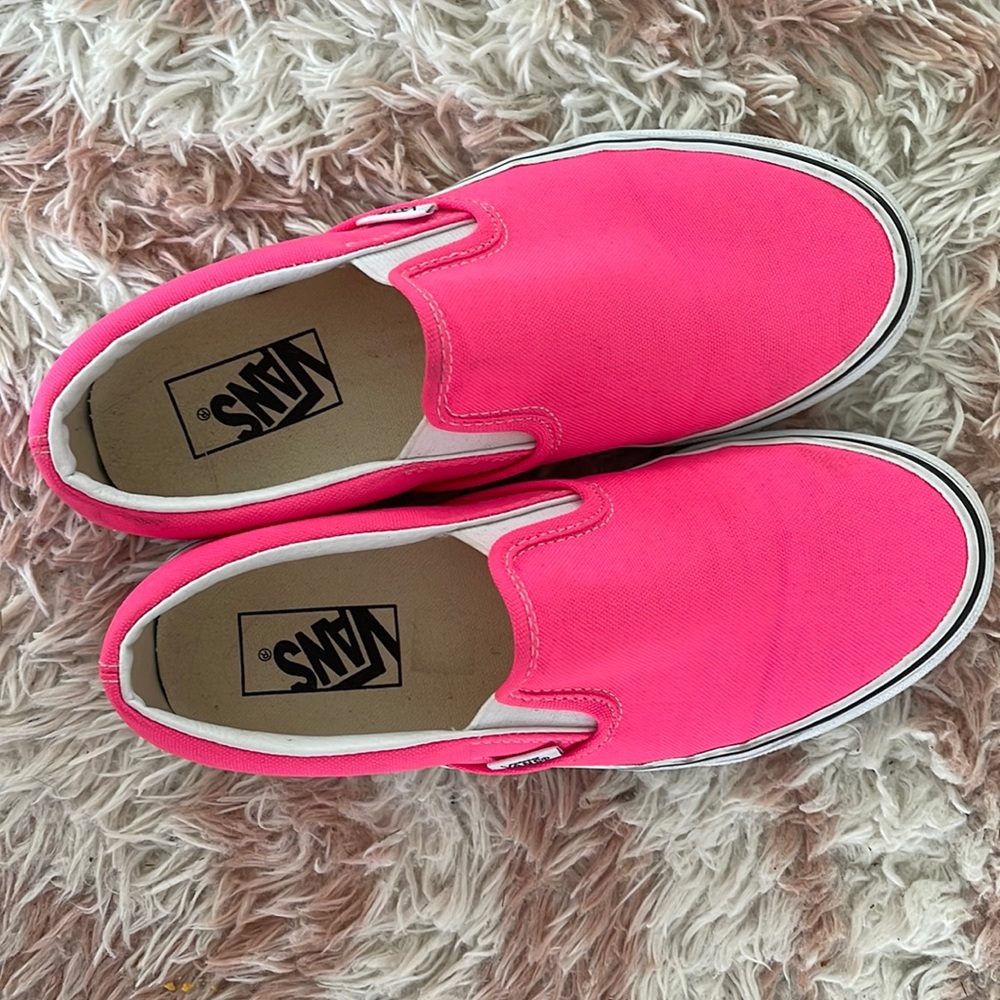 neon pink vans!